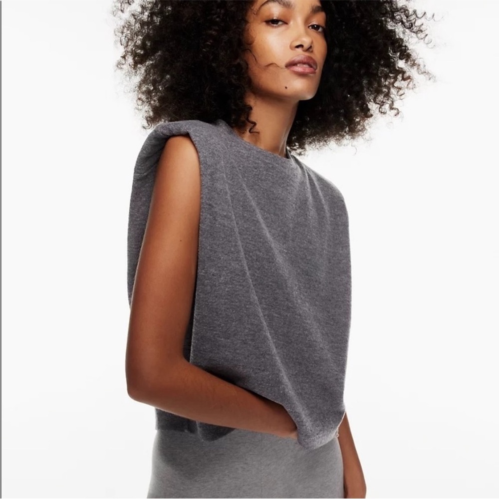 BABATON | Tan sleeveless “daily t-shirt”
